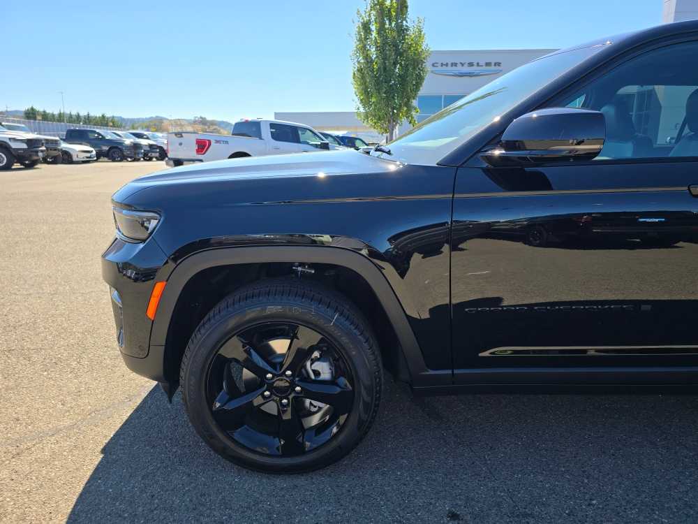 Thumbnail: 2025 Jeep Grand Cherokee - 18