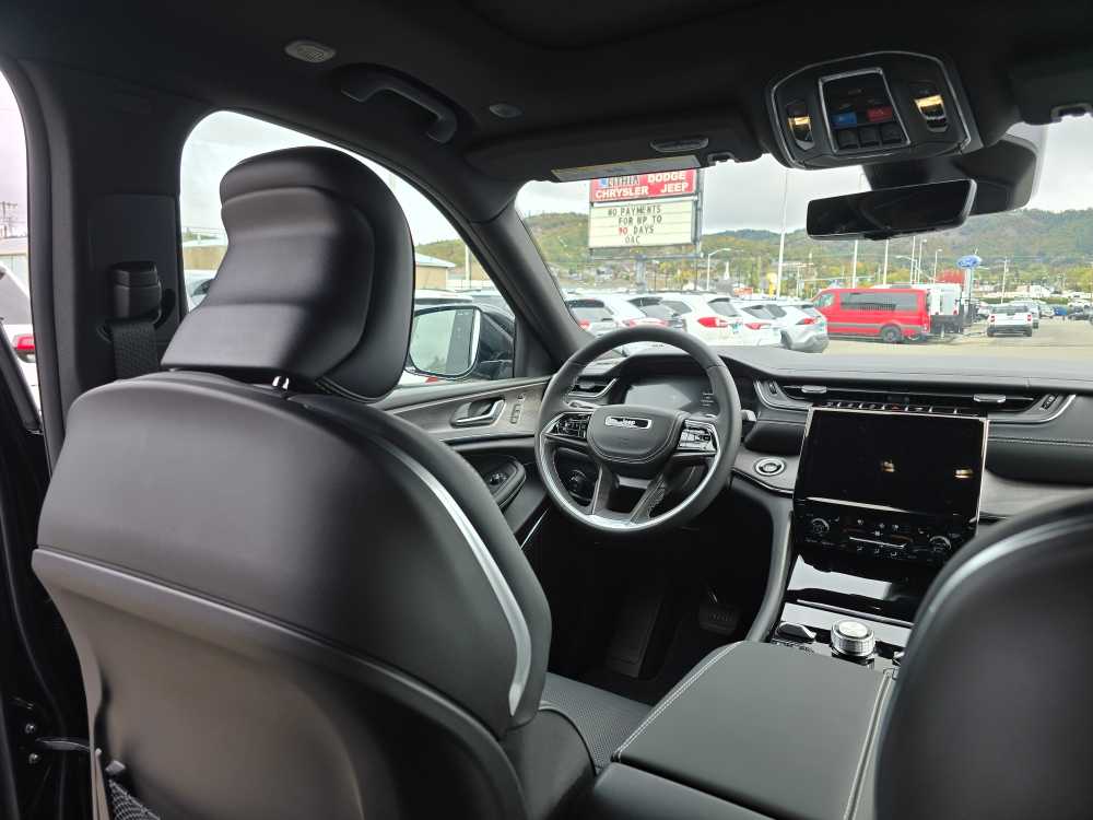 Thumbnail: 2025 Jeep Grand Cherokee L - 10