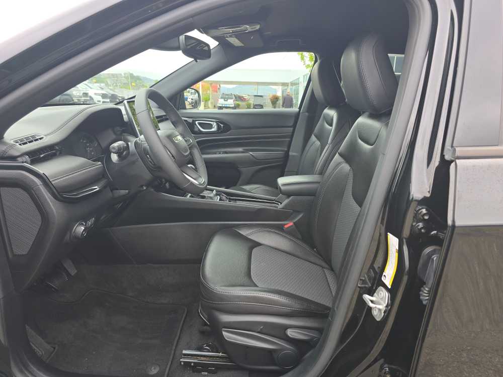 Thumbnail: 2022 Jeep Compass - 9