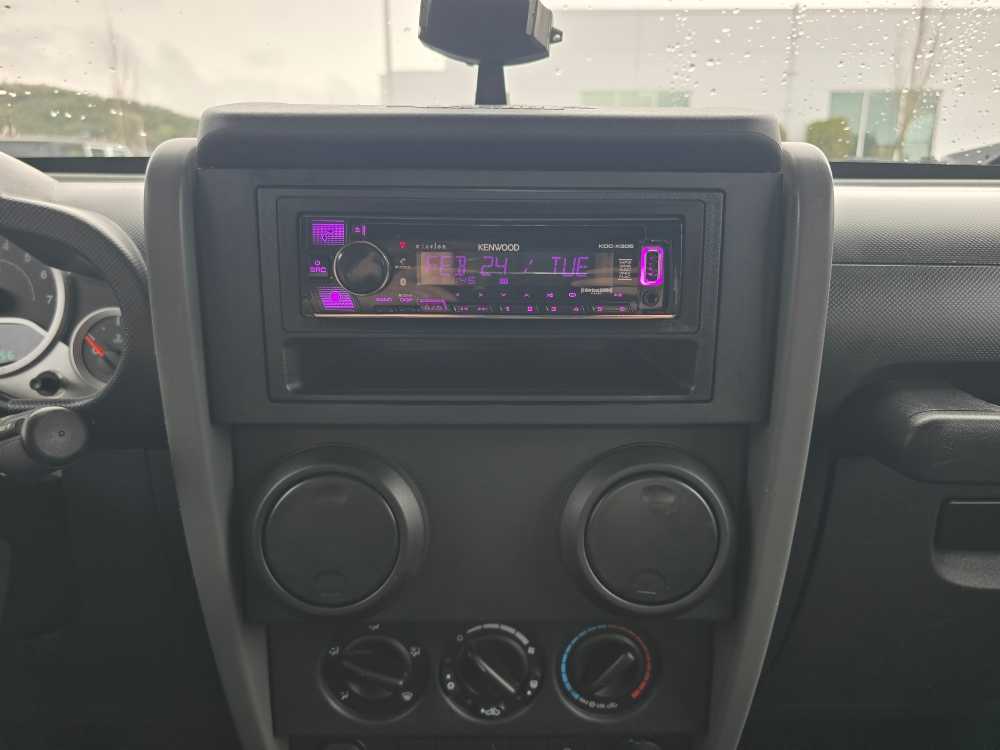 Thumbnail: 2010 Jeep Wrangler - 12