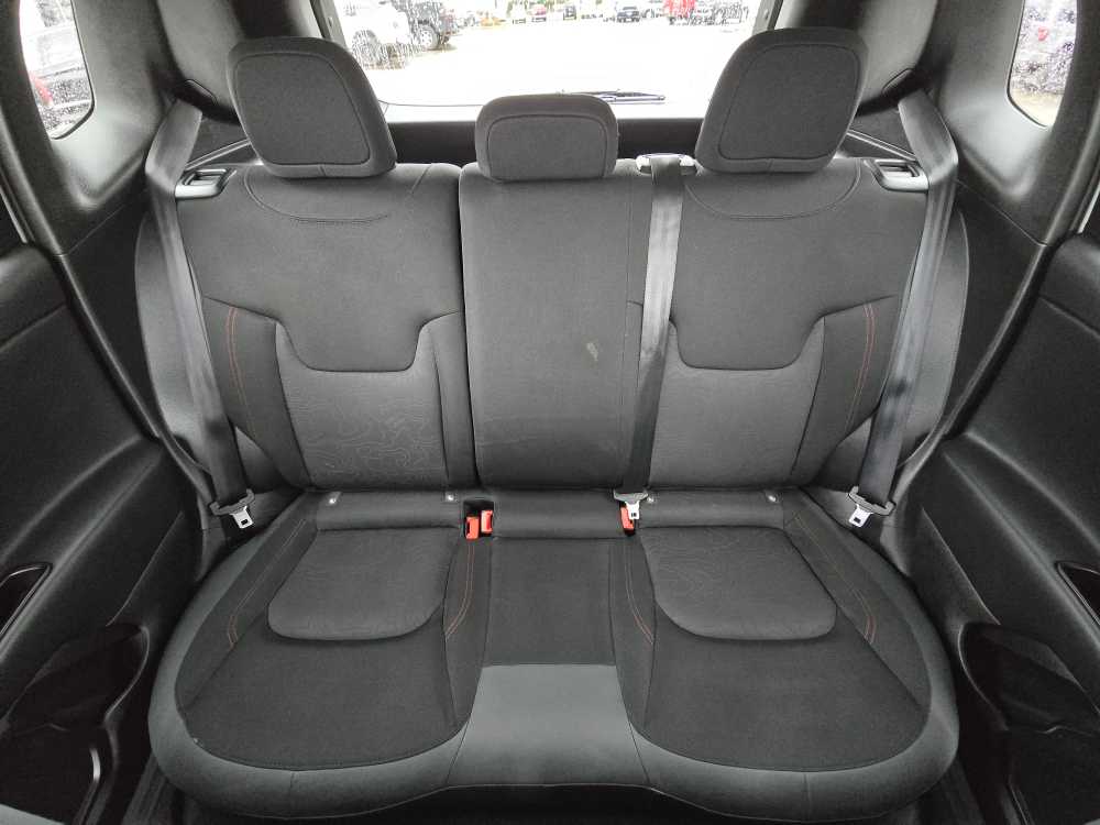 Thumbnail: 2023 Jeep Renegade - 17