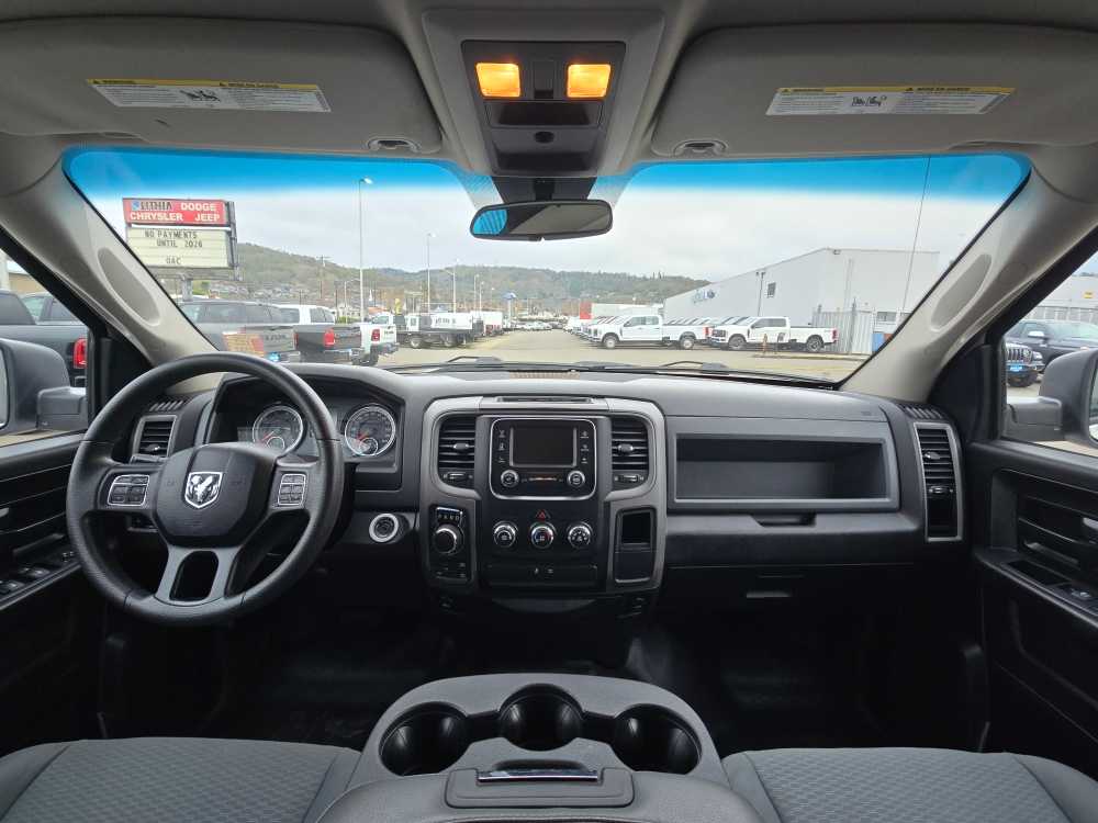 Thumbnail: 2019 RAM 1500 Classic - 15