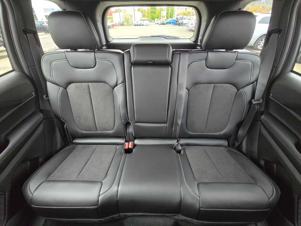 Thumbnail: 2025 Jeep Grand Cherokee - 17