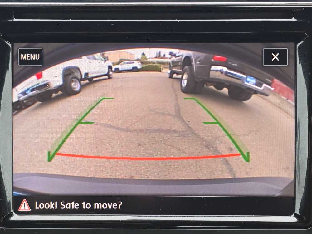 Thumbnail: 2017 Volkswagen Tiguan - 4