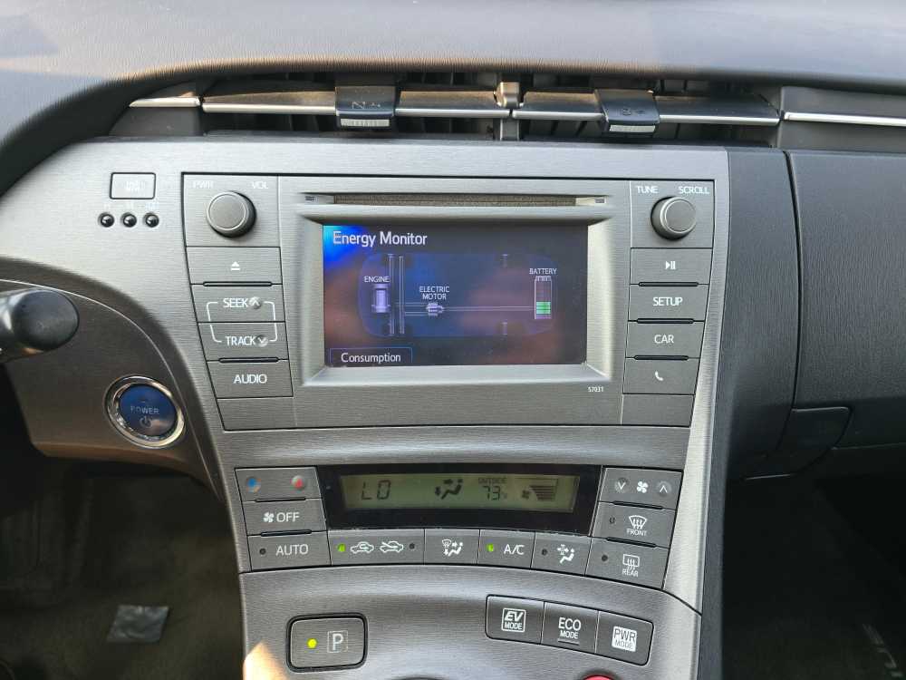 Thumbnail: 2014 Toyota Prius - 13