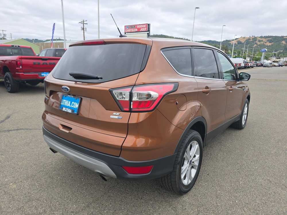Thumbnail: 2017 Ford Escape - 4