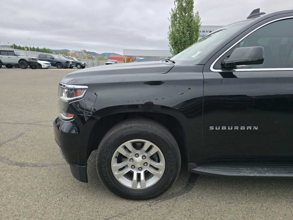 Thumbnail: 2016 Chevrolet Suburban - 6
