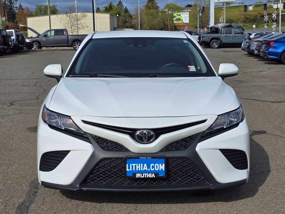 2020 Toyota Camry SE 8