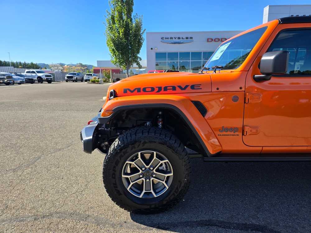 Thumbnail: 2025 Jeep Gladiator - 18