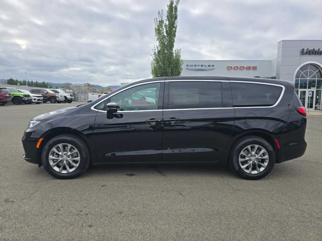New 2026 Chrysler Pacifica Select Passenger Van