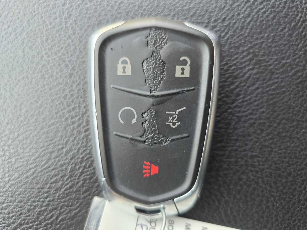 Thumbnail: 2023 Cadillac XT4 - 21