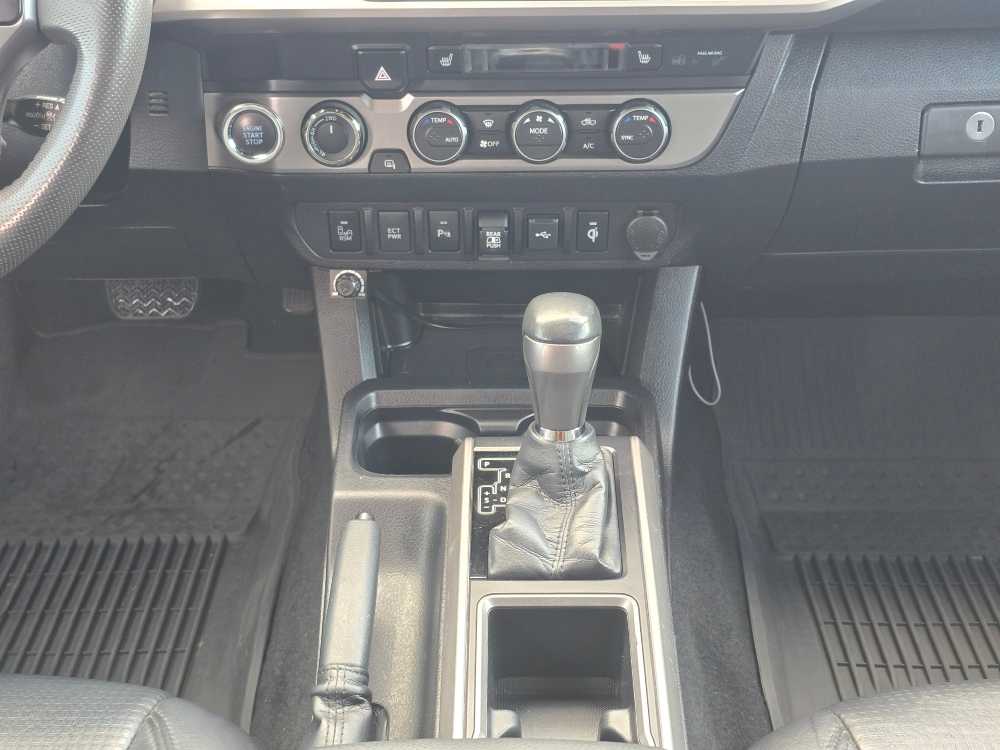 Thumbnail: 2021 Toyota Tacoma - 13