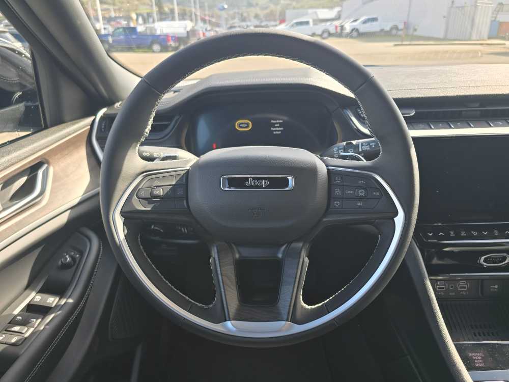 Thumbnail: 2026 Jeep Grand Cherokee - 11