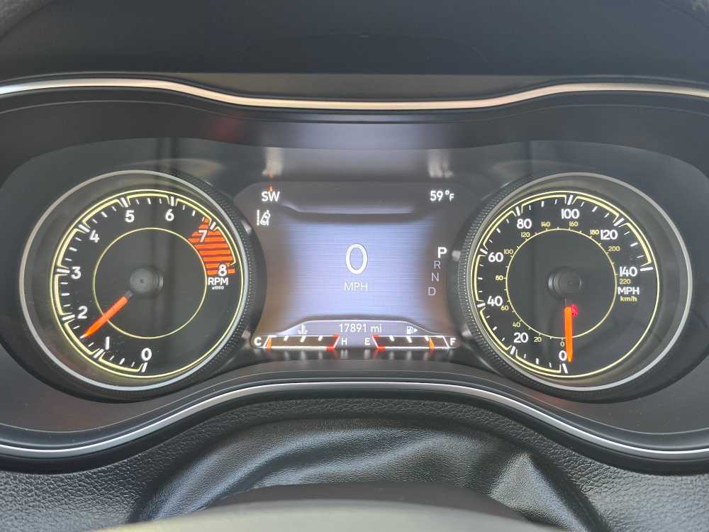 Thumbnail: 2021 Jeep Cherokee - 20