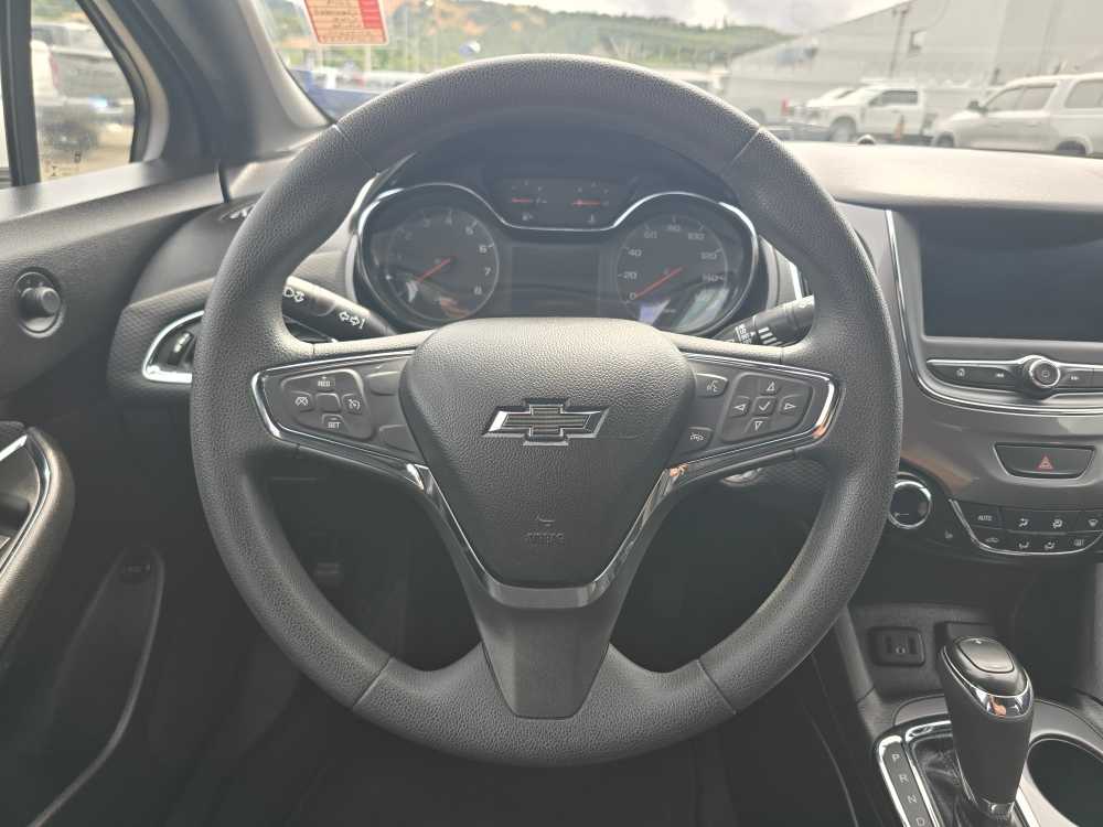 Thumbnail: 2019 Chevrolet Cruze - 10