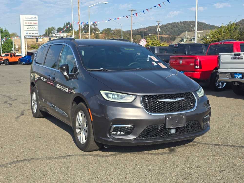 Thumbnail: 2022 Chrysler Pacifica - 4