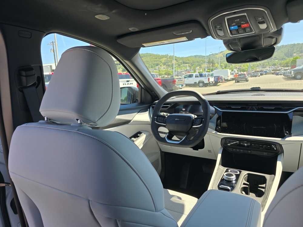 Thumbnail: 2026 Jeep Cherokee - 10