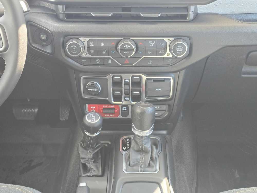 Thumbnail: 2026 Jeep Gladiator - 13