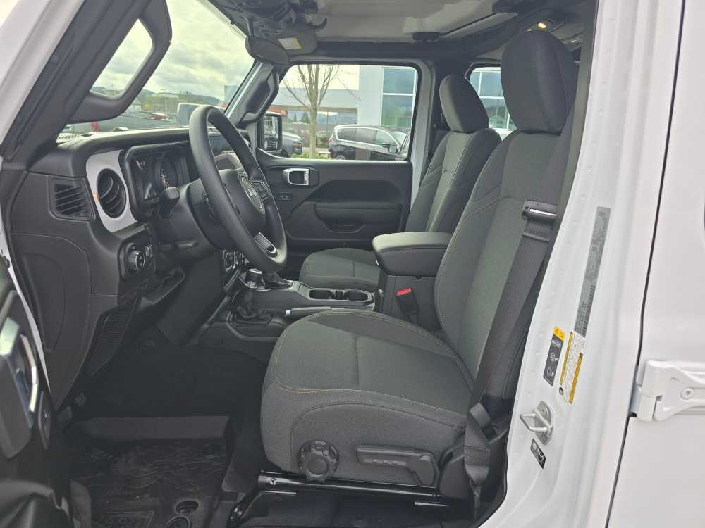 Thumbnail: 2026 Jeep Gladiator - 9