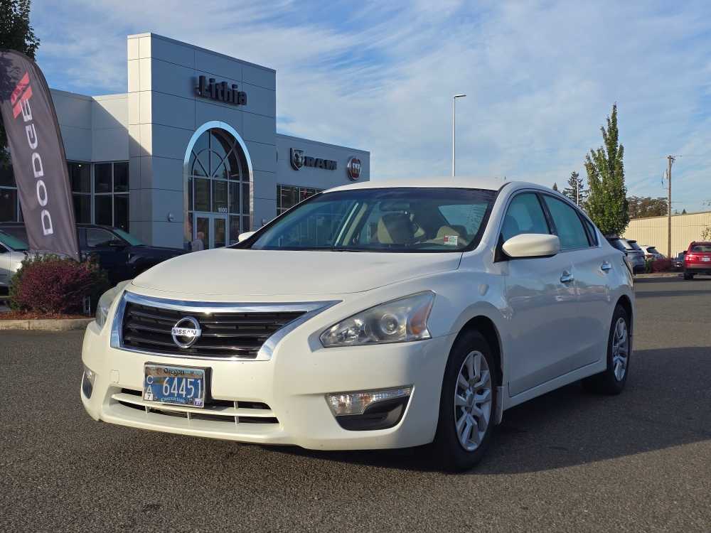 Used 2015 Nissan Altima S with VIN 1N4AL3AP7FC148541 for sale in Roseburg, OR