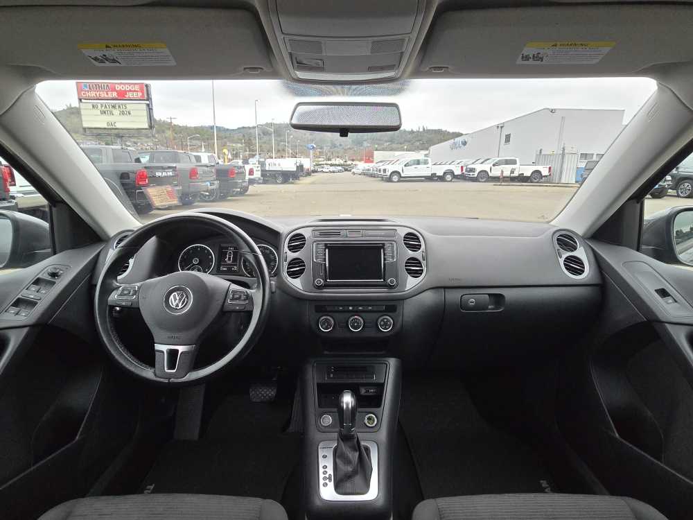 Thumbnail: 2017 Volkswagen Tiguan - 16