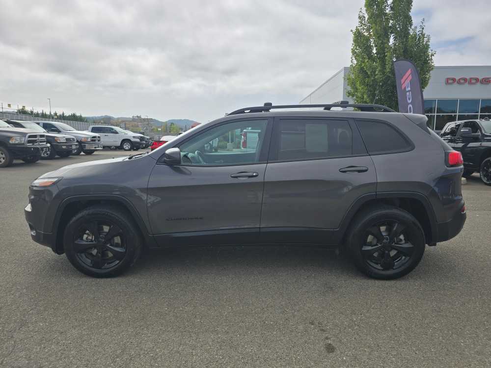 Used 2018 Jeep Cherokee Latitude with VIN 1C4PJMCX6JD506664 for sale in Roseburg, OR