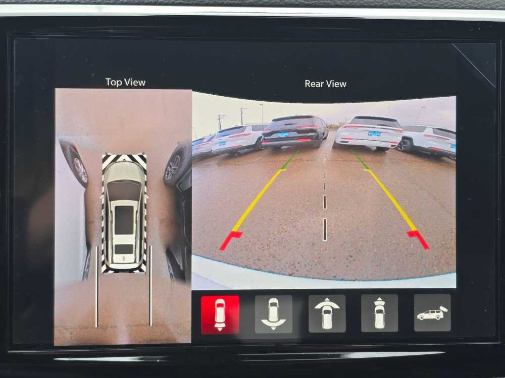 Thumbnail: 2026 Chrysler Pacifica - 20
