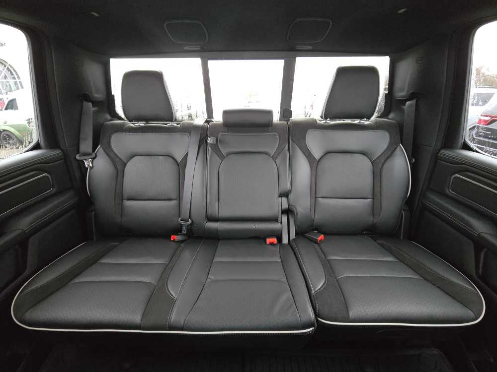 Thumbnail: 2026 RAM 1500 - 17