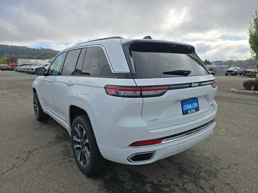 Thumbnail: 2025 Jeep Grand Cherokee - 3