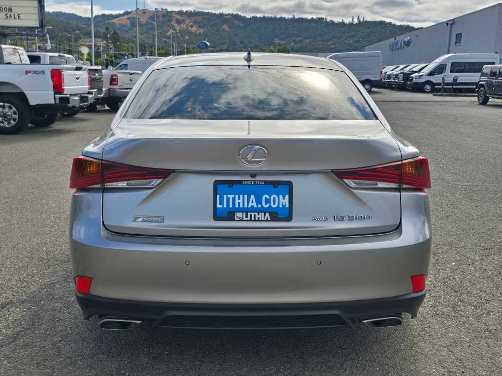 Thumbnail: 2019 Lexus IS - 4