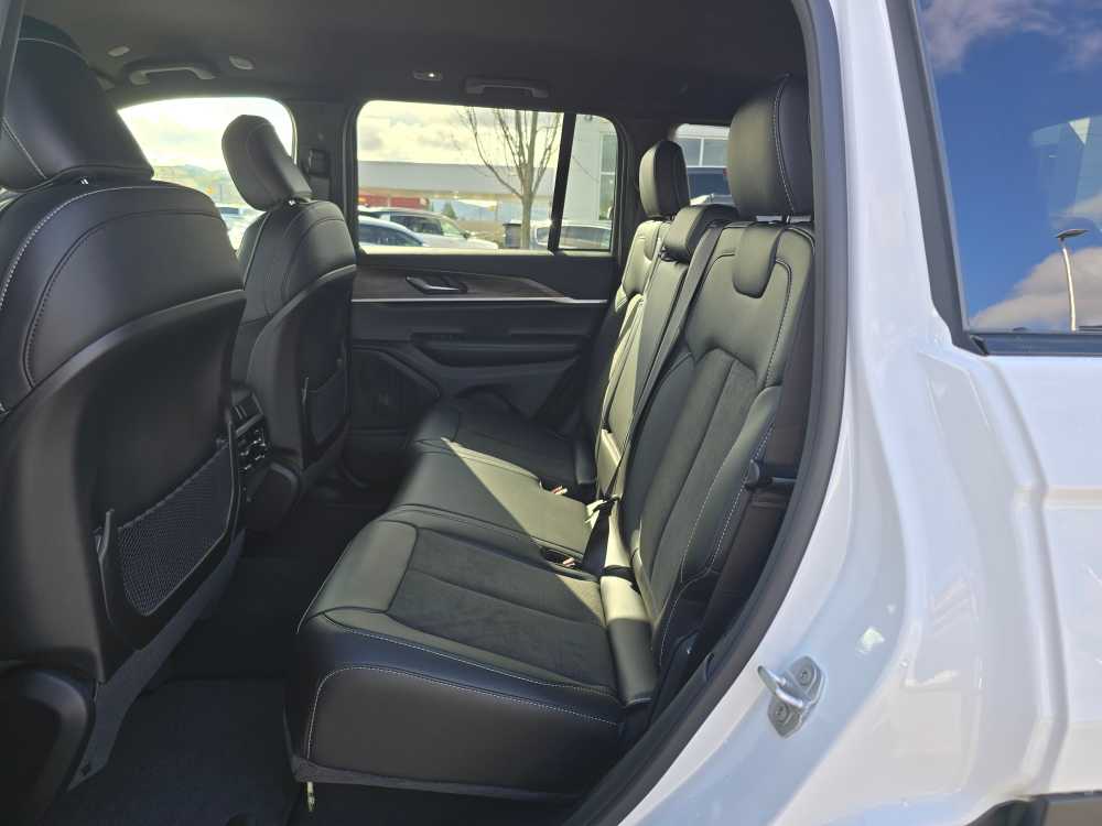 Thumbnail: 2026 Jeep Grand Cherokee - 16