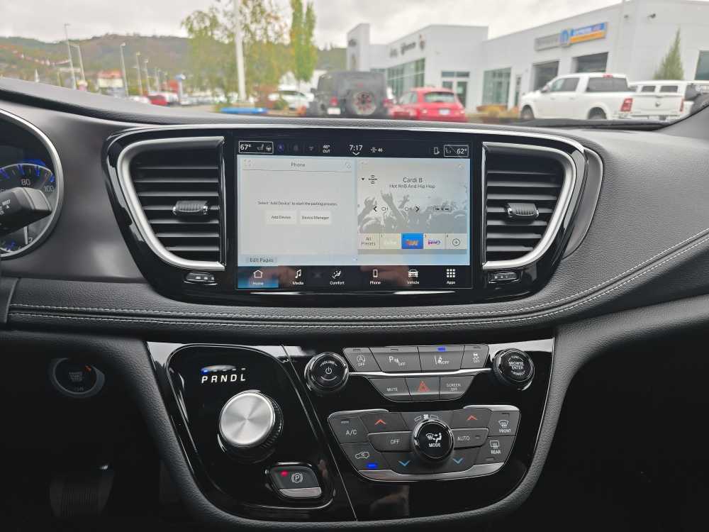 Thumbnail: 2026 Chrysler Pacifica - 12