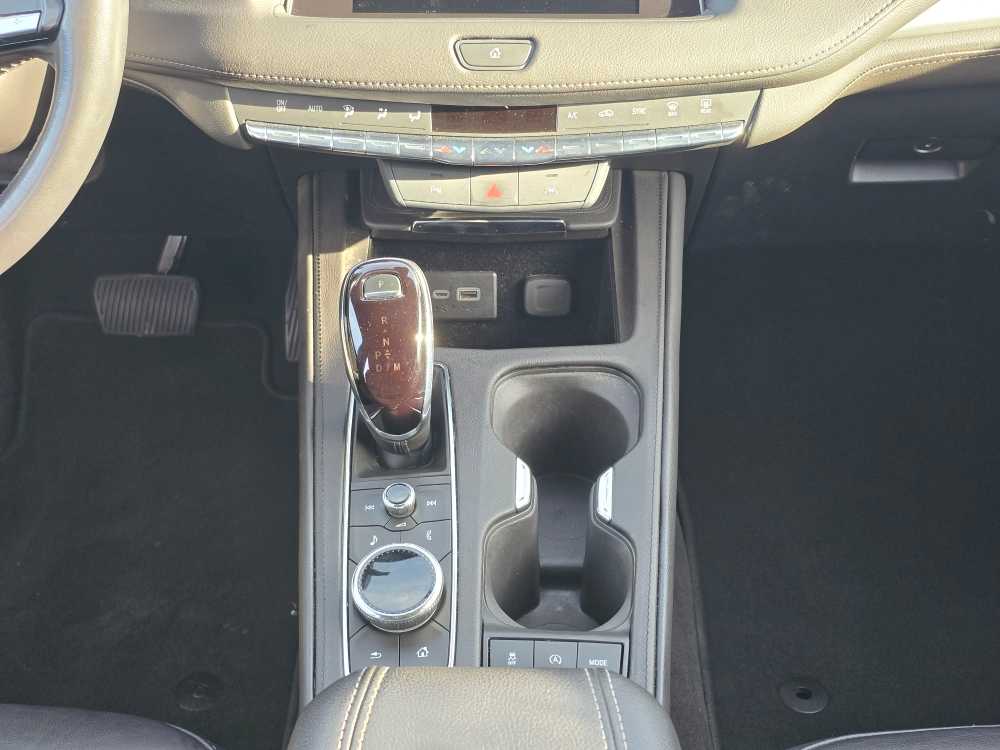 Thumbnail: 2023 Cadillac XT4 - 13