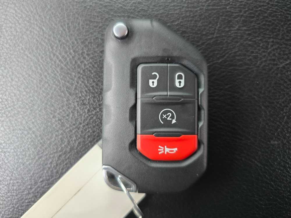 Thumbnail: 2023 Jeep Gladiator - 22