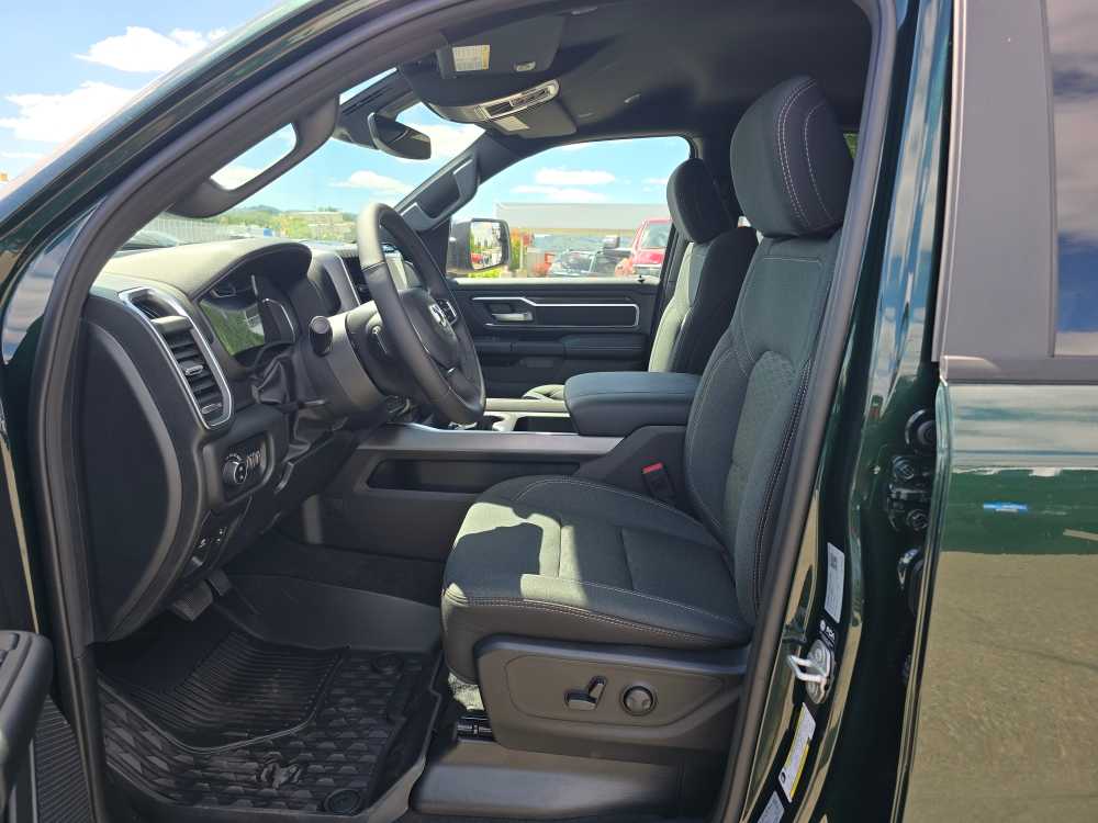 Thumbnail: 2026 RAM 1500 - 9