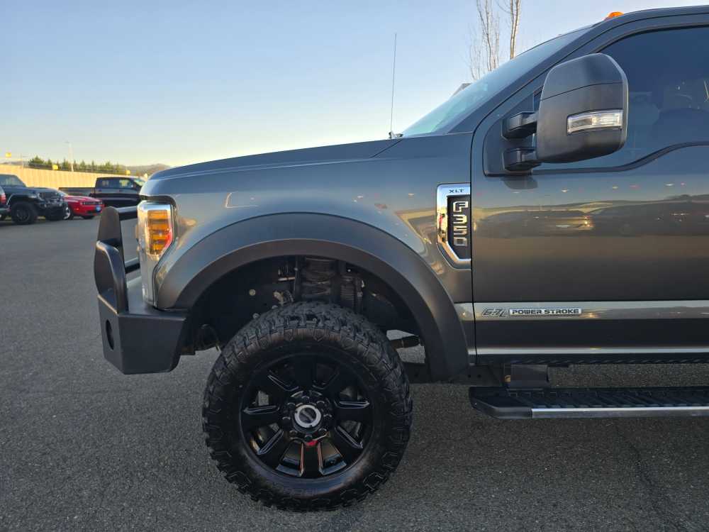 Thumbnail: 2019 Ford F-350 - 19