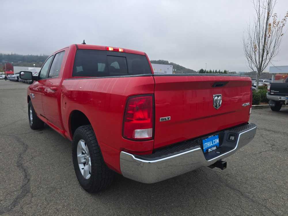 Thumbnail: 2019 RAM 1500 Classic - 3