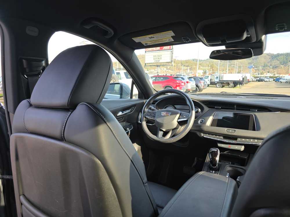 Thumbnail: 2023 Cadillac XT4 - 10