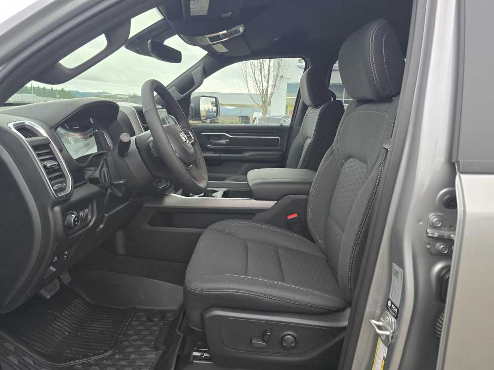 Thumbnail: 2026 RAM 1500 - 9