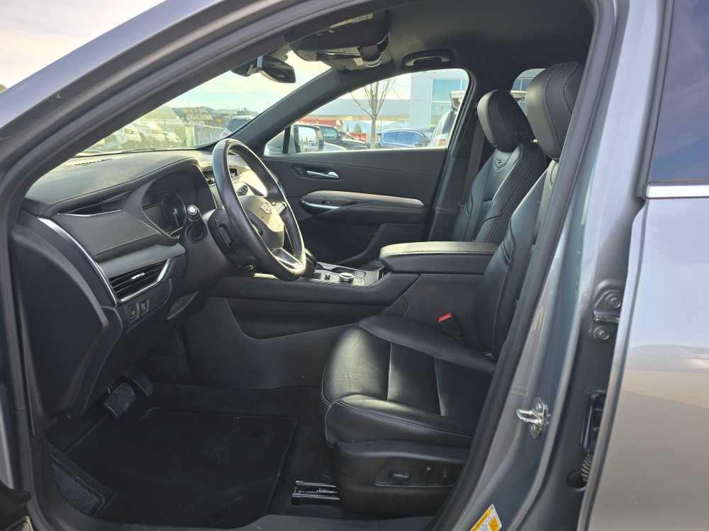 Thumbnail: 2023 Cadillac XT4 - 9