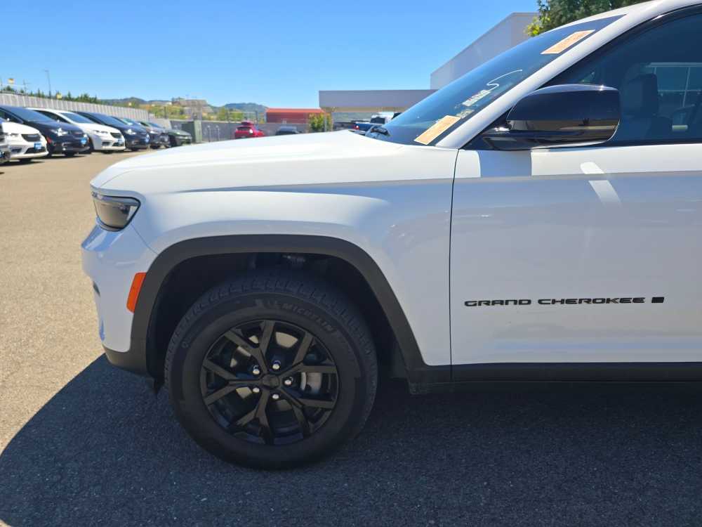 Thumbnail: 2024 Jeep Grand Cherokee - 5
