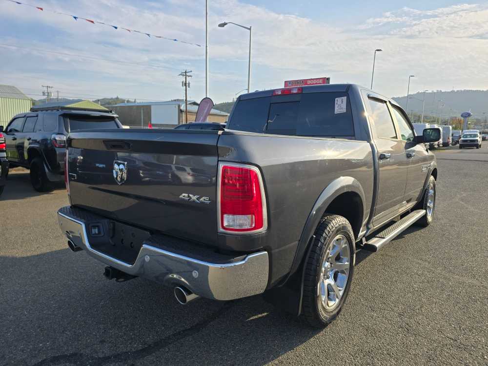 2017 Ram 1500 Laramie photo 3