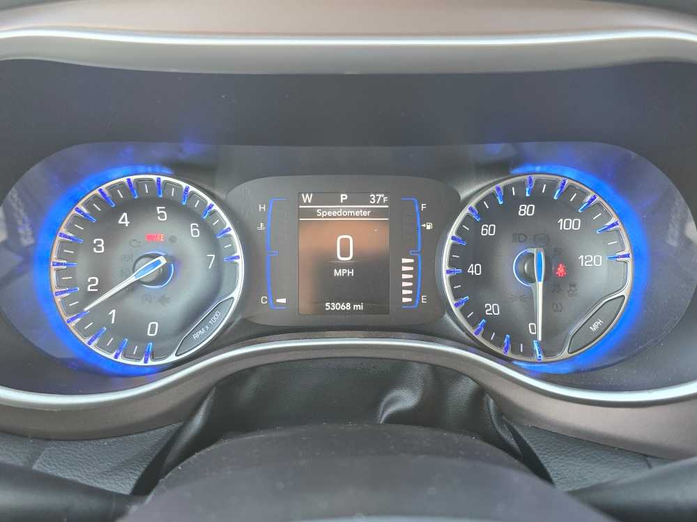 Thumbnail: 2023 Chrysler Voyager - 21