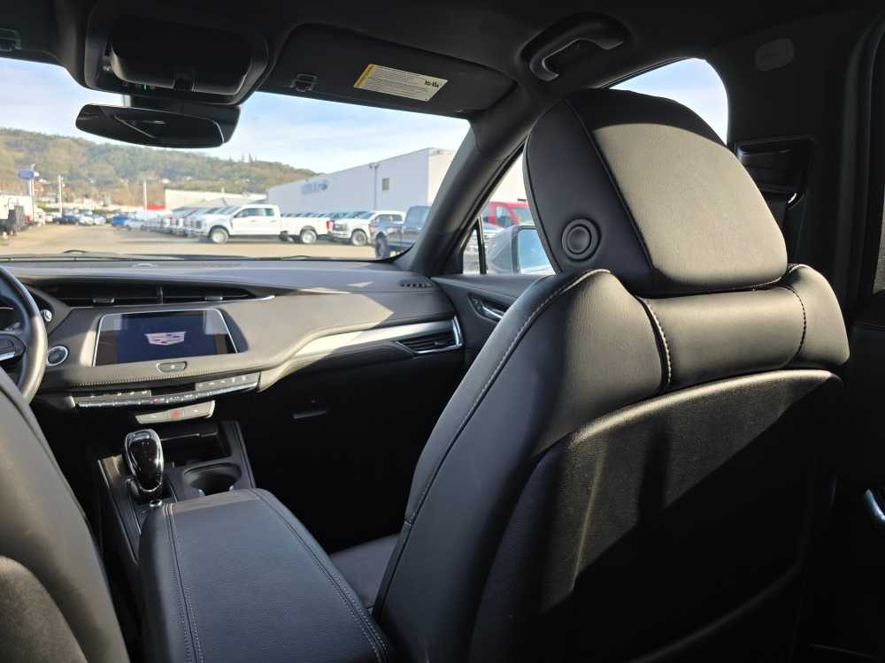 Thumbnail: 2023 Cadillac XT4 - 14