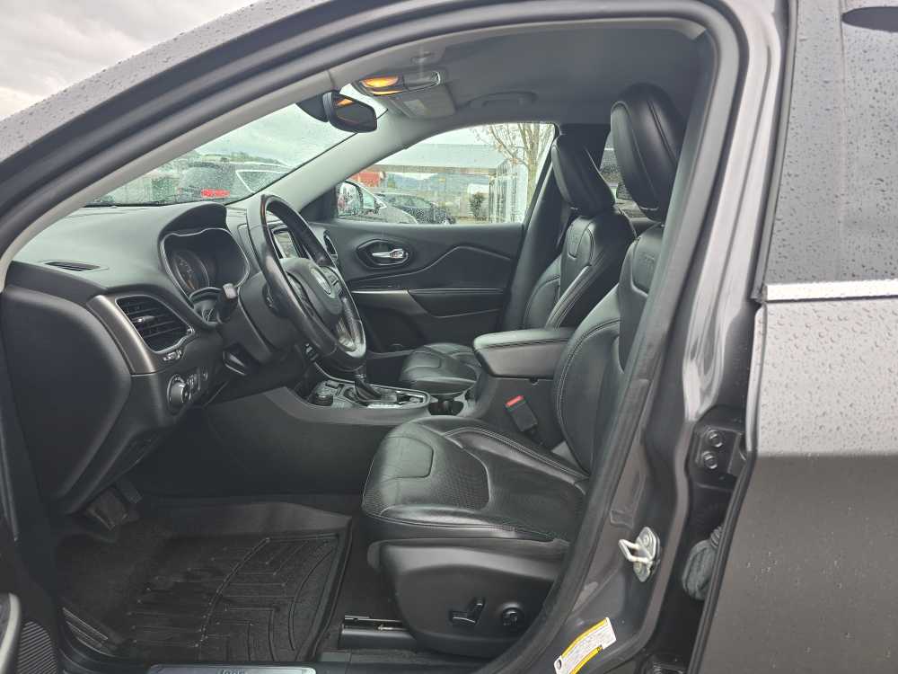 Thumbnail: 2020 Jeep Cherokee - 9