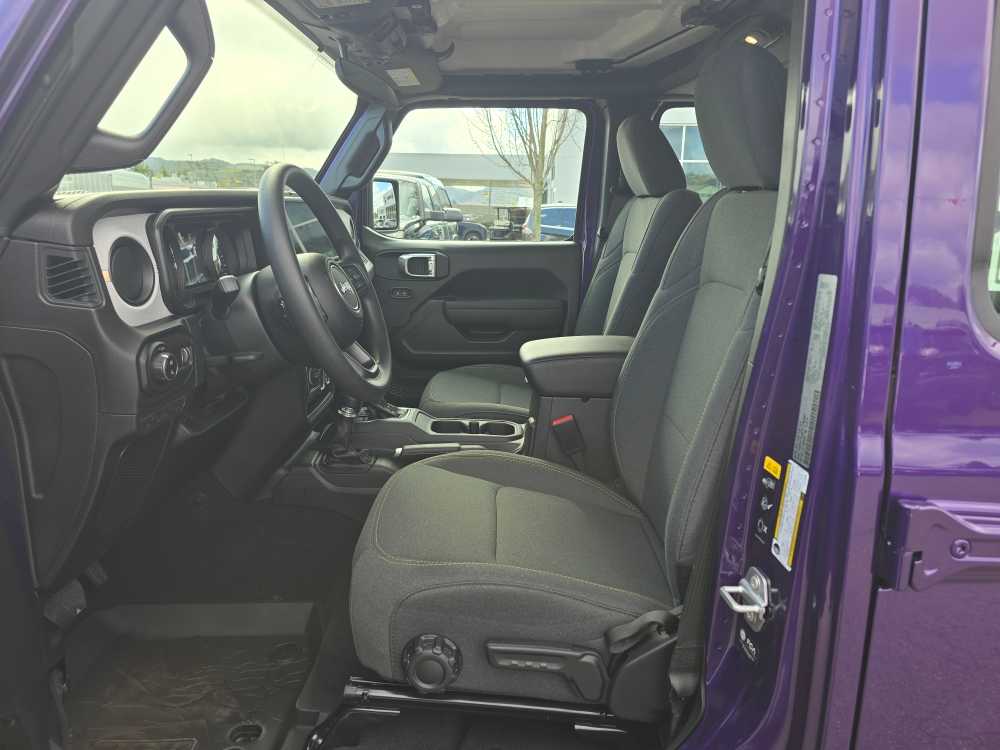 Thumbnail: 2026 Jeep Gladiator - 9