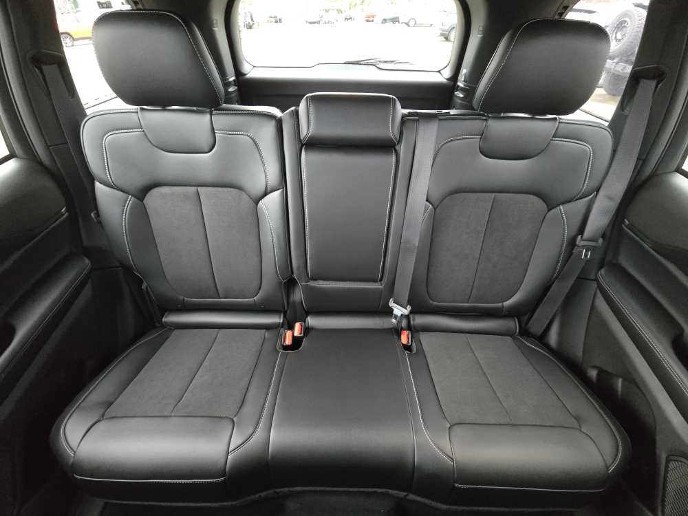 Thumbnail: 2025 Jeep Grand Cherokee - 17