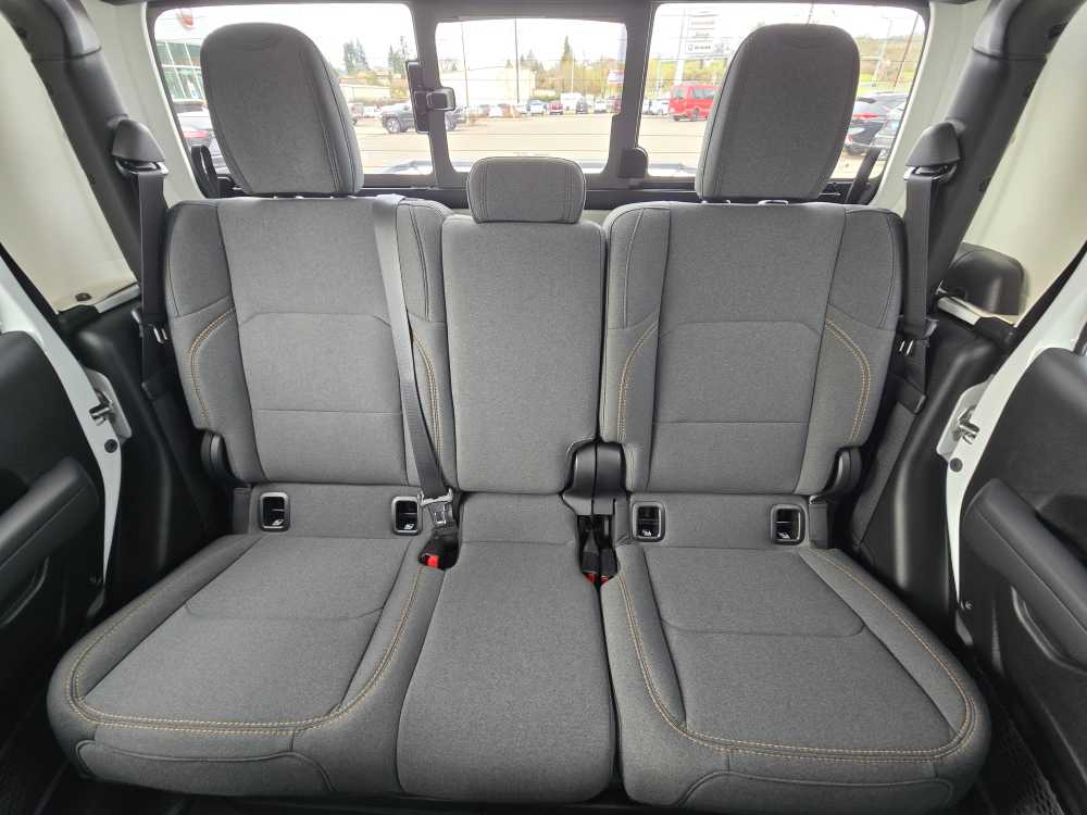 Thumbnail: 2026 Jeep Gladiator - 17