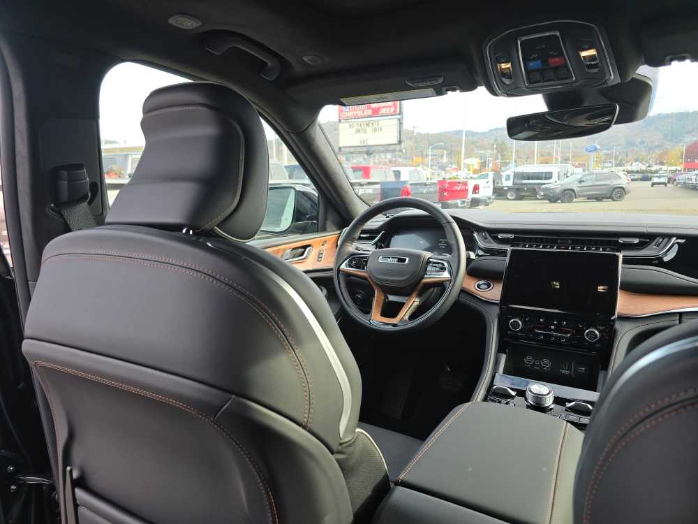 Thumbnail: 2025 Jeep Grand Cherokee L - 9