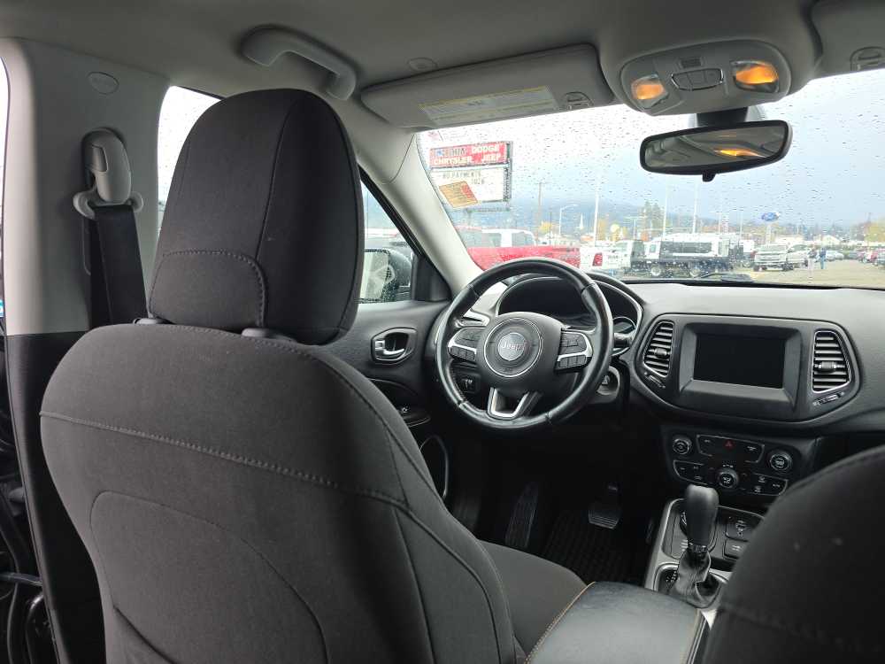 Thumbnail: 2020 Jeep Compass - 10